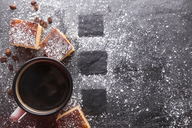 Kaffee und frisches Gebäck