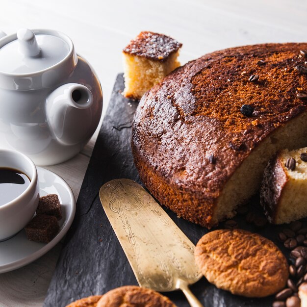 Kaffee und Gebäck zum Frühstück