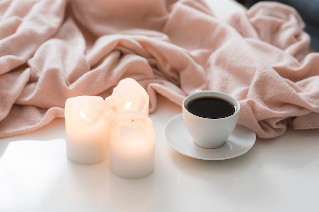 Kaffee und Kerzen