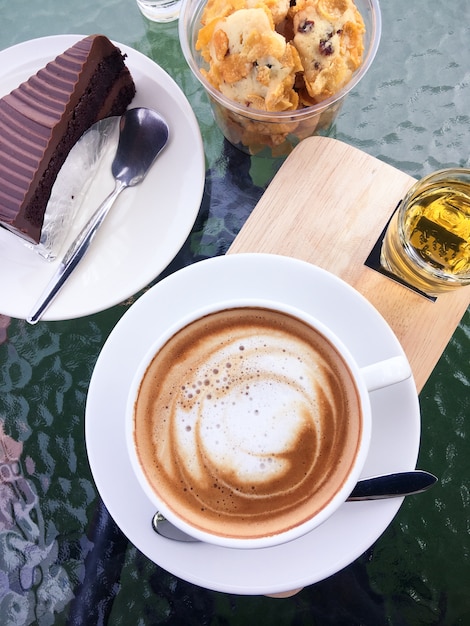 Kostenloses Foto kaffee und kuchen schokolade