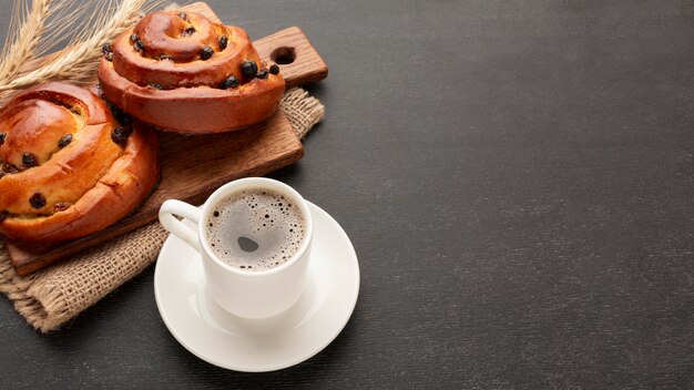 Kaffee und leckere Bagels kopieren Platz