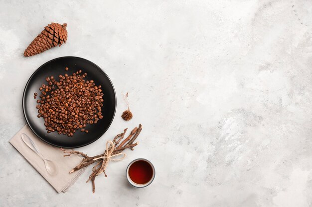 Kaffeebohnen auf Plattenkopienraum