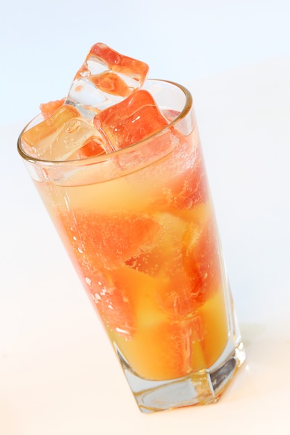 Kalter Grapefruitsaft