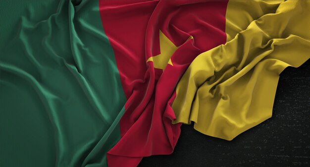 Kamerun-Flagge geknickt auf dunklem Hintergrund 3D Render