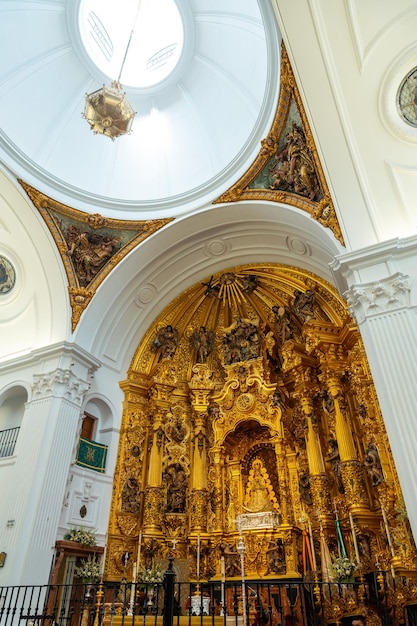Kapelle im inneren der kirche und der jungfrau im heiligtum von el rocio huelva andalusien