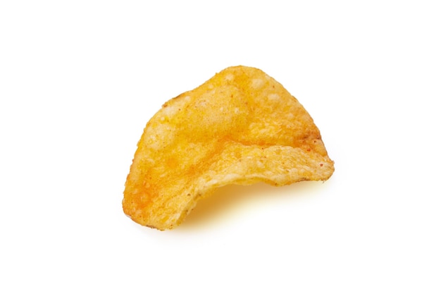 Kartoffelchips isoliert auf weißem Hintergrund