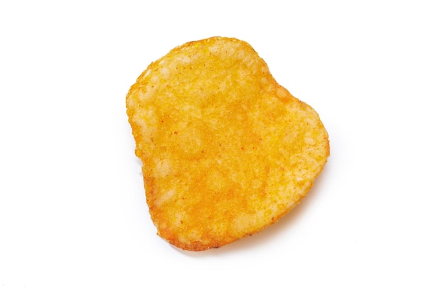 Kartoffelchips isoliert auf weißem Hintergrund