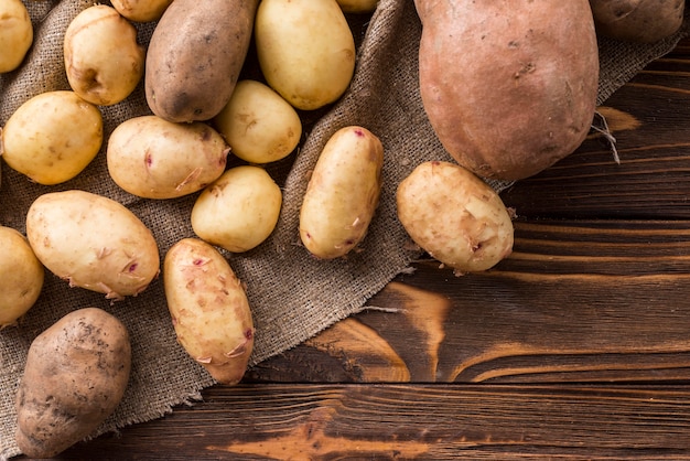 Kartoffeln auf Kleidung