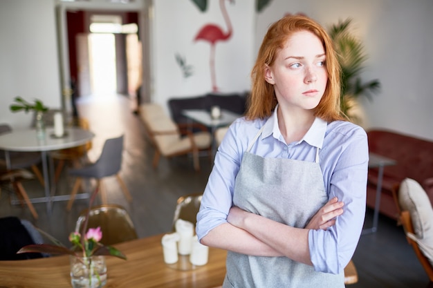 Kellnerin im Café