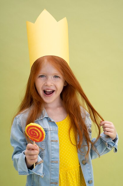 Kostenloses Foto kind studioportrait isoliert