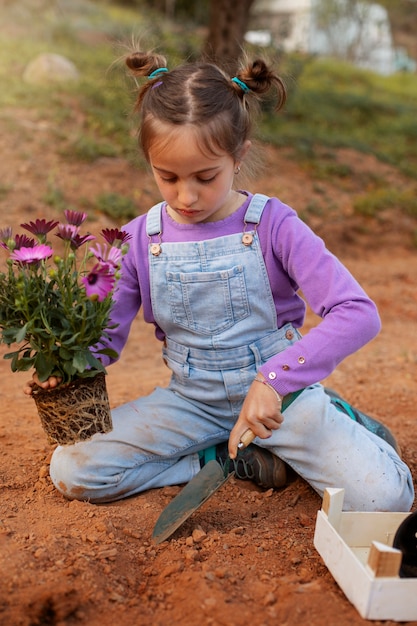 Kostenloses Foto kinder haben spaß im sommerlager