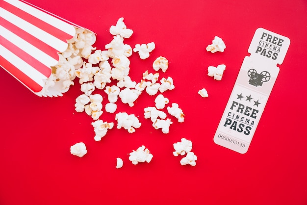 Kino-Popcorn-Box mit Ticket