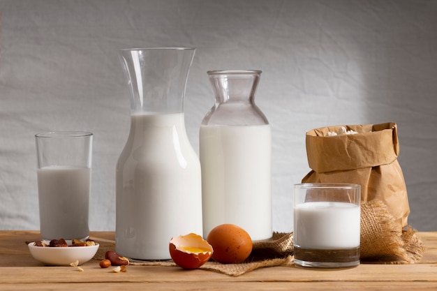 Kostenloses Foto klassische glasflasche mit milch