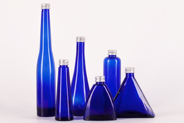 Kleine blaue Flaschen