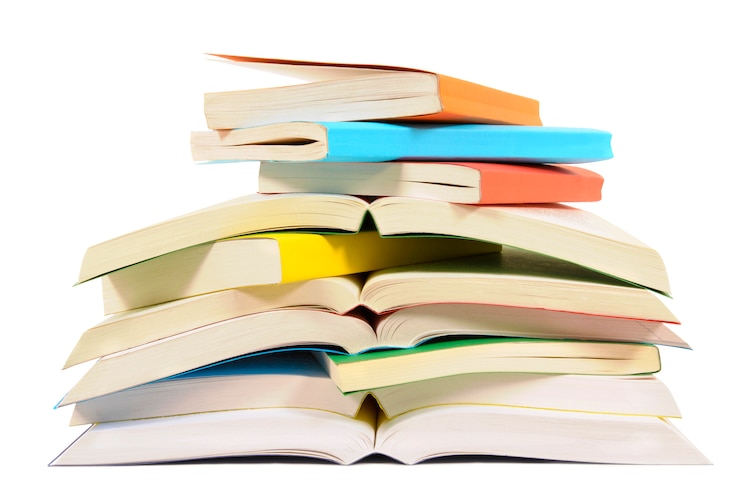 Kostenlose Foto kleine haufen von broschierte bücher