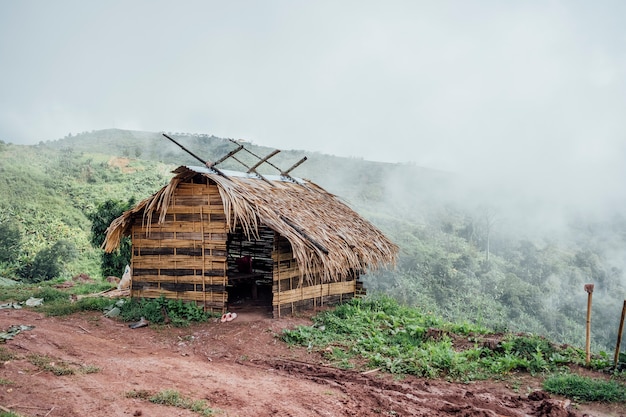 Kostenloses Foto kleine hütte zur bauernruhe