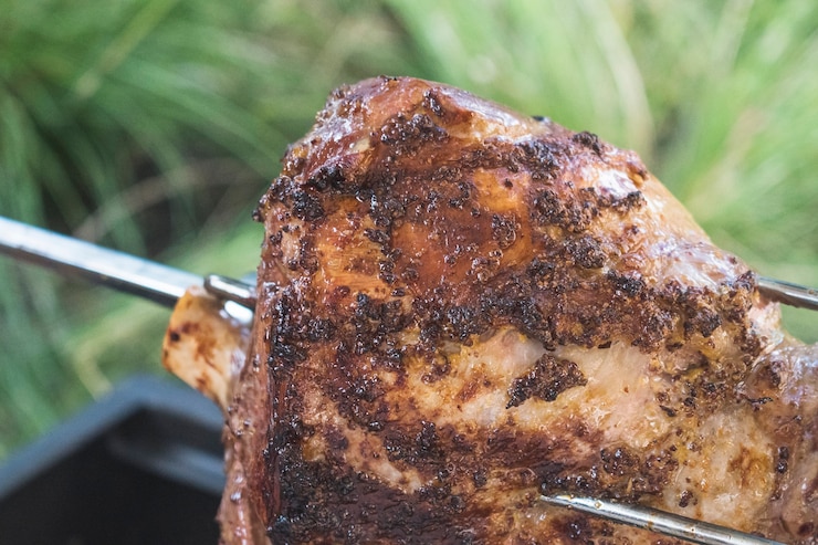 Kostenlose Foto knusprige kruste vom schweinebraten