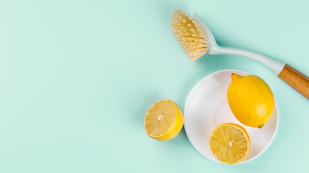 Öko-Reinigungshälften der Zitronen-Draufsicht