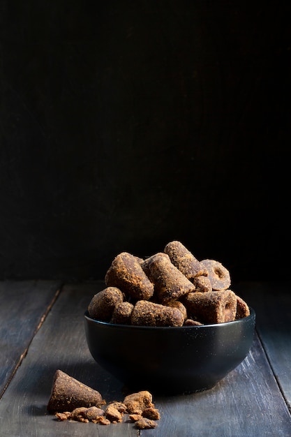 Köstliche Jaggery-Stillleben-Komposition