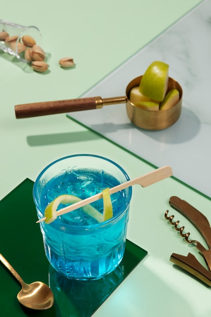 Köstlicher Caipirinha-Cocktail mit hohem Winkel