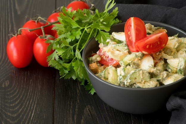 Kostenloses Foto köstlicher salat mit bohnenkonzept
