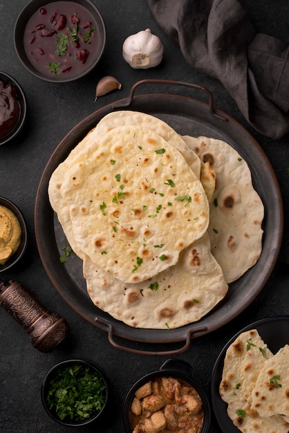 Köstliches Arrangement von traditionellem Roti