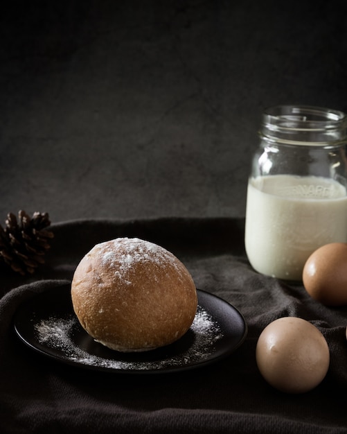 Kostenloses Foto köstliches frisch gebackenes brötchen