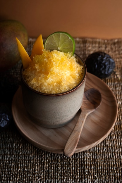 Kostenloses Foto köstliches granita-dessert mit fruchtgeschmack