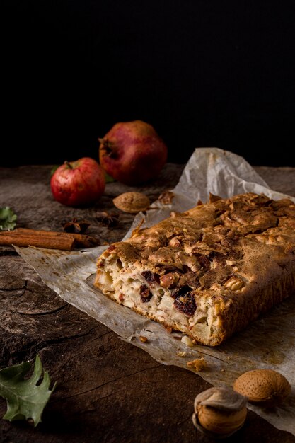 Köstliches Pflaumenbrot-Arrangement