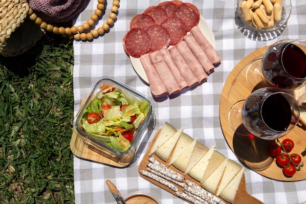 Köstliches Picknick-Stillleben