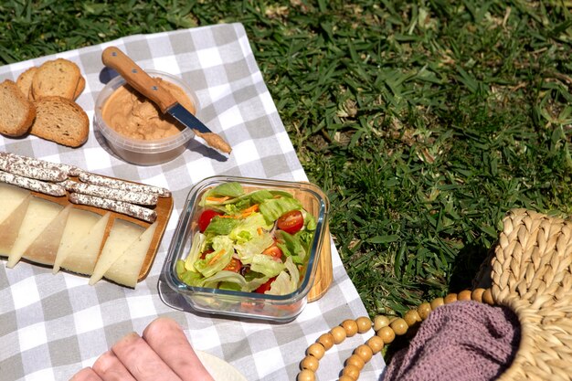 Köstliches Picknick-Stillleben