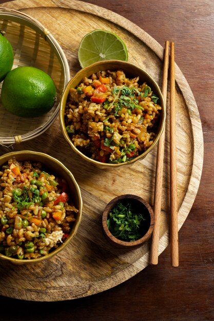 Köstliches Stillleben mit thailändischem Essen