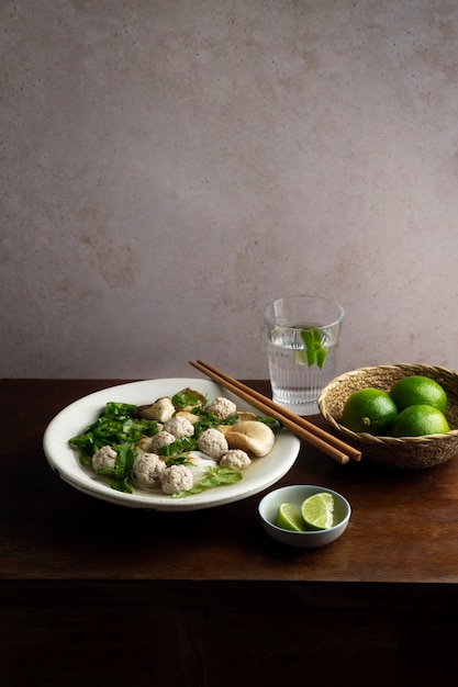 Kostenloses Foto köstliches stillleben mit thailändischem essen