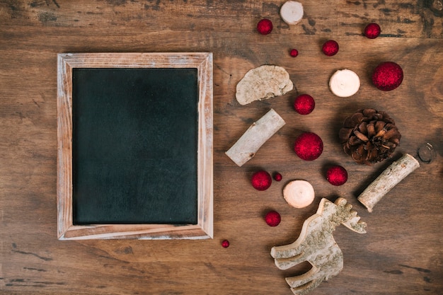 Kostenloses Foto komposition für weihnachten mit schiefer