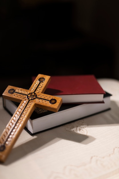 Kostenloses Foto konzept der heiligen kommunion mit bibel