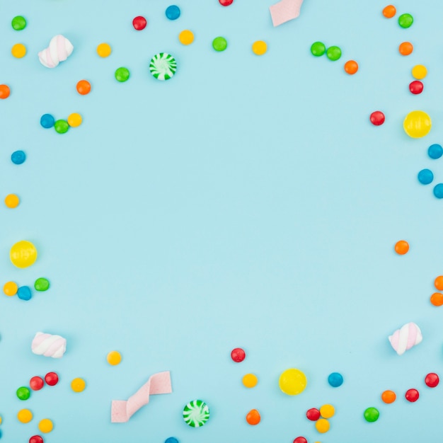 Kreisform auf Tabelle von Süßigkeiten