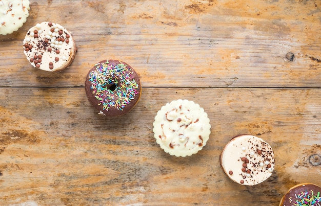 Kuchen und Donuts