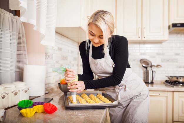 Kostenloses Foto küche kochen essen hausperson