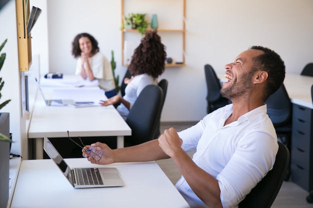 Wohlbefinden am Arbeitsplatz lässt die Arbeit leichter gelingen