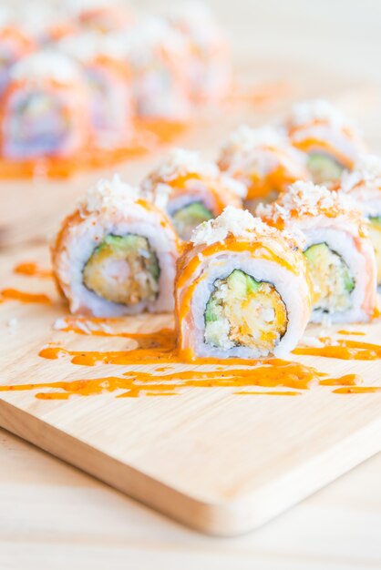 Lachs-Sushi-Rolle