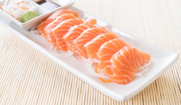 Lachsroh Sashimi