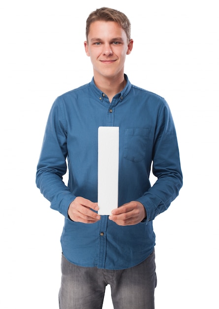 Lächelnder Mann mit dem Buchstaben &quot;h&quot;