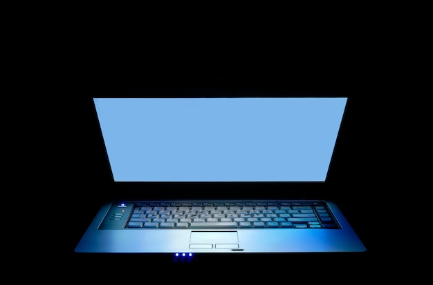 Laptop-Notebook-Computer in der Nacht