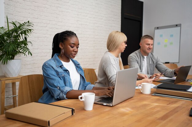 Lebensstil der Menschen im Büro