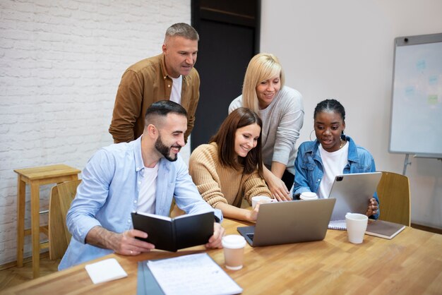 Lebensstil der Menschen im Büro