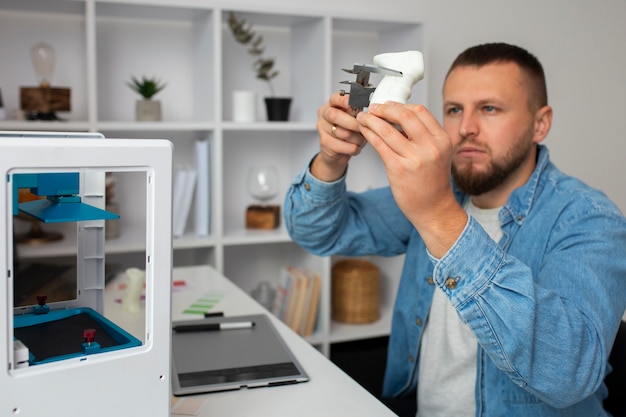 Lebensstil des Designers mit einem 3D-Drucker