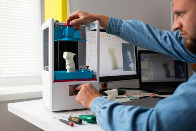 Lebensstil des Designers mit einem 3D-Drucker