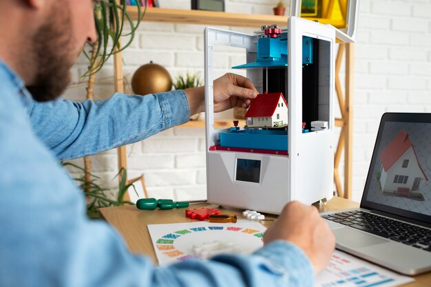 Lebensstil des Designers mit einem 3D-Drucker