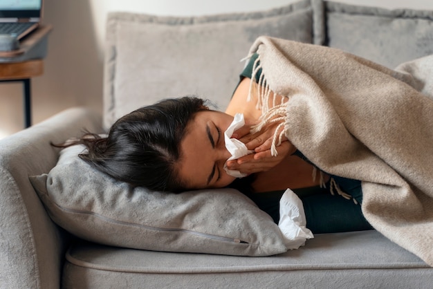 Kostenloses Foto lebensstil von erwachsenen mit gesundheitlichen problemen