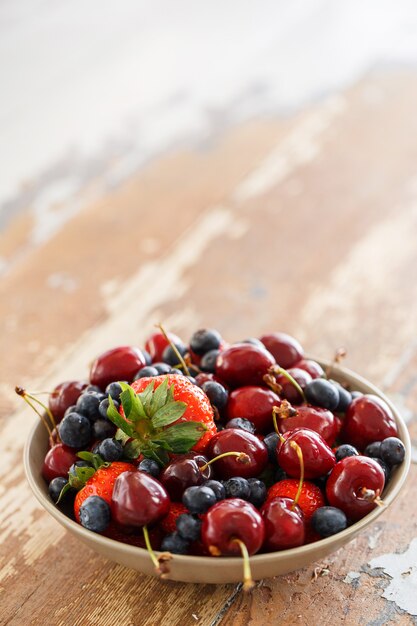 Leckere Beeren auf dem Tisch